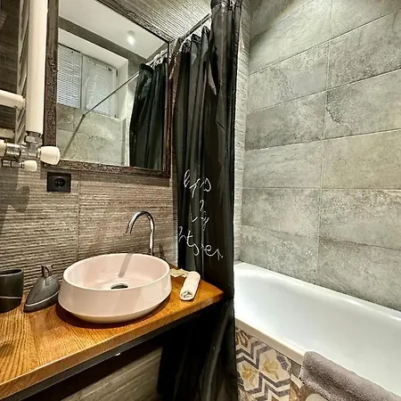 Romantic - Near Opera House 11/7 * Lviv