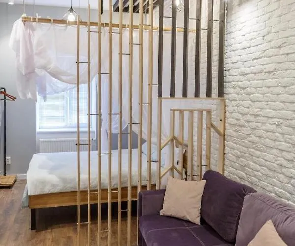 Romantic - Near Opera House 11/7