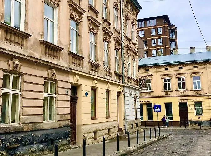 Romantic - Near Opera House 11/7 Lviv